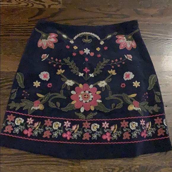 Embroidered corduroy mini skirt - Picture 1 of 3